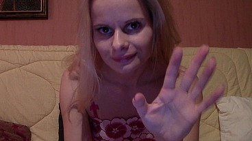 Suzy Blonde Amateur MILF Flashes Tits & Shakes Ass on Webcam