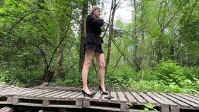 High heels stuck on the wooden bridge, high heels stuck, girl stuck in wooden planks, high heels stuck in grid