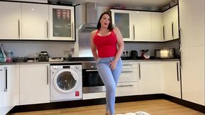 I'_m begging you I'_m desperate to pee