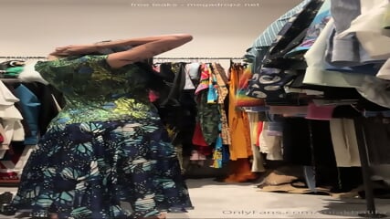 Mia Khalifa's GRWM Seduction