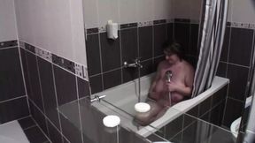 Slow-motion seduction in a porcelain paradise with a seasoned seductress
