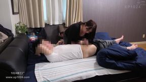 Juicy Jap Mom&#039;s Sloppy Handie &amp; BJ