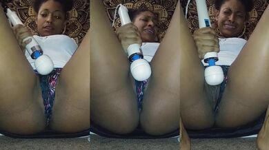 Thick Girl uses Hitachi to cum in Floral Panty
