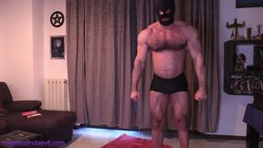 Mistress Linda Evil- mesmerize a big bodybuilder with my scissorhold