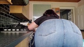 Jerk off to my fat body 2