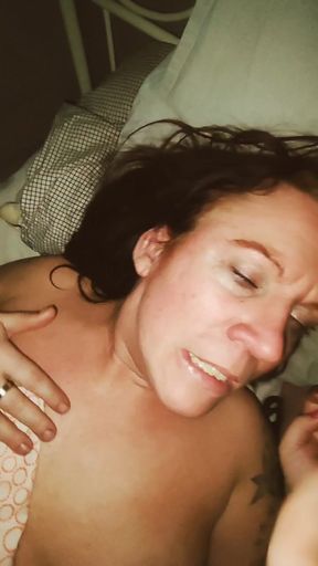 The wife sucks the cock until i cum.