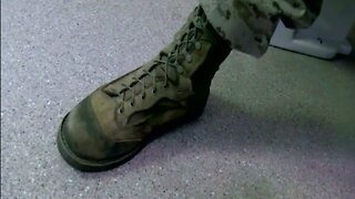 Army&#039;s gloryhole (threesome)