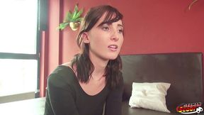 german scout - lia louise vom alten sack und casting agent gefickt