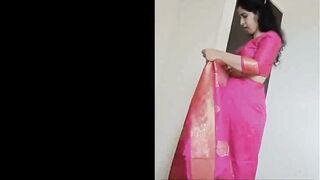 Horny Indian Vlg Bhabhi Show’s and Masturbating and Fucking
