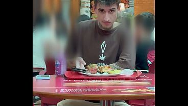 BOYZINHO ME VIU NO SHOPPING. TAVA NUM TES&Atilde_O. COMI ELE NO BANHEIRO DA ACADEMIA.