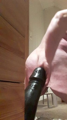 The Fat Black One (9 cm in diameter)