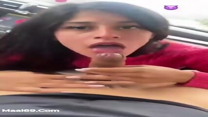 Desi Randi Ladki Ka Car main Land chune ka video