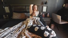 Blair Gets Grey LLC, Casted Toes Worshipped by Juli (in 1080P)