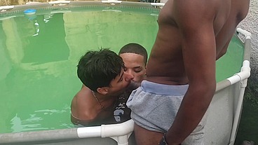 FODA BAREBACK COM TRÊS PUTOS PAUZUDOS SOCANDO GOSTOSO