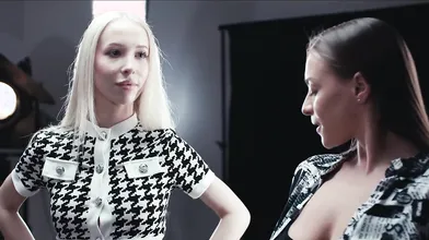 Cute Blonde Gets Facefucked by Trans Brunette with Massive Futa Cock - Time Freeze Fantasy