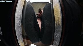 Giantess loves making tiny men squish! - MOV