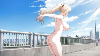 在公開場合裸體走路的女子