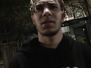 Vanesa wishes to catch cocks in the middle of the street