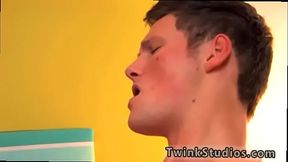 Free boy first time sucking cock gay porn It'_s a classic porno scene: