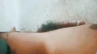 فيلم منزلي لرجل هاوٍ يمارس العادة السرية