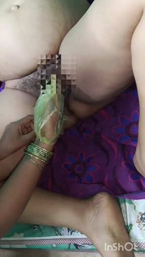 Two Indian Tamil aunty lesbian video