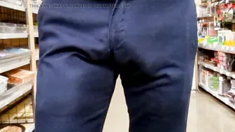 Guy Shows Off Huge Cock Bulge in Public While Freeballing