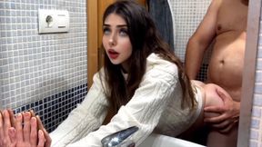Horny landlord fucked my pussy in front of a mirror in a bathroom