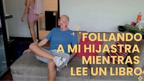 mi padrastro me folla mientras leo un libro