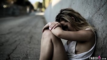 Teen blonde heroin addict sucks huge cock for a fix
