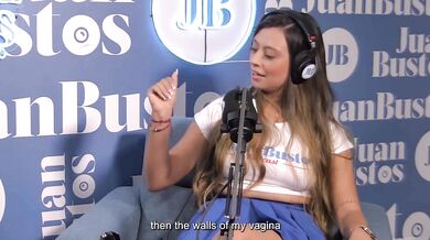 Vega tiene los orgasmos más alucinantes del podcast con la ayuda de su amiga Dani ortiz.