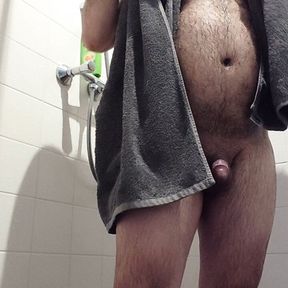 Arab Shower Pissing