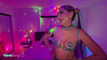 Dahlia Noire Turns A Neon Rave Encounter Into A High-Energy Ride!