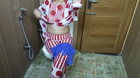 Hindi Teen Stepson Sneakes Behind Stepmom Changing Clothes and She Likes This in Hindi Audio