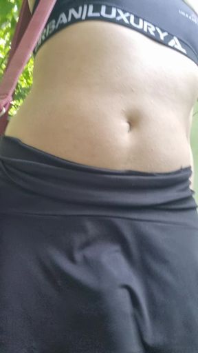 the best way to avoid being hot outside