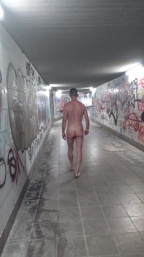 Thrilling moment from &quot;slut tunnel&quot;