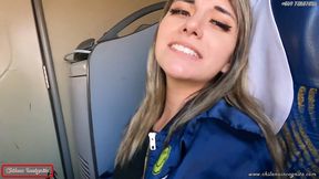 mi companera de asiento en bus se calienta y termina devorandose mi pico y leche- publico