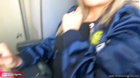 mi companera de asiento en bus se calienta y termina devorandose mi pico y leche- publico