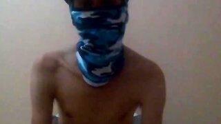 Viendo porno y escuchando música, algún putito que quiera verga?