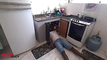 Encanador mete a vara na bucetuda da patroa
