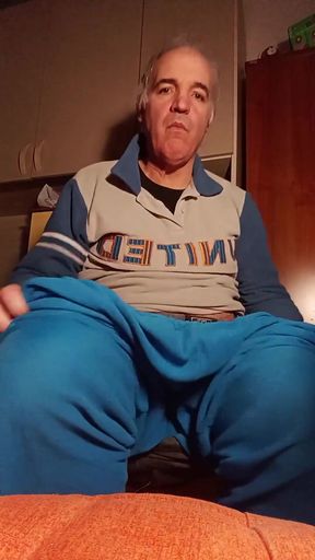 A Quick Handjob Where I Cum a Lot and Right Away!