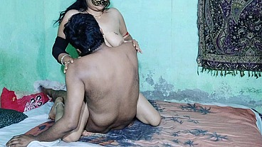 Dehati miya-biwi ki zabardast chudai wali Desi Sex Video