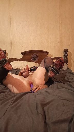 Straight Man Dressing as Sissy and Putting Dildo in Ass to Cum Almost Instantly