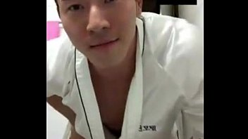 Boi Teen Trai đẹp H&agrave_n Quốc show h&agrave_ng