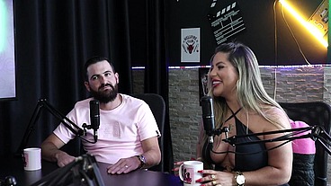 Postavam conteúdos em sites liberal, trabalhavam em caminhão e usava roupas ousadas, e quando foram na casa de swing... - Juli Figueiró e Felipe Larrossa (SHEER/RED)