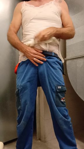 Crossdressing at work - Friday 12:40