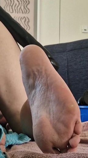 I Could Not Resist to Fuck My Bussy with My 20 Inches Long Dildo. I Just Love How It Completely Fills Me and Bulges My Belly