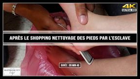 Après le shopping nettoyage des pieds par l'esclave 4K