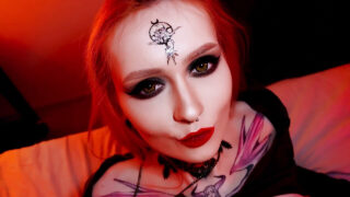 Heiße 18-Jährige lässt sich ihren Hintern hart durchnehmen