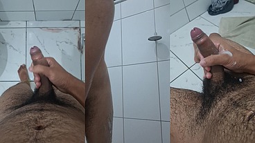 Vem tomar banho com o novinho?