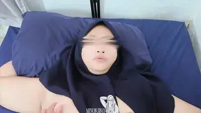 Tight virgin pussy gets stretched by horny aunt in hijab